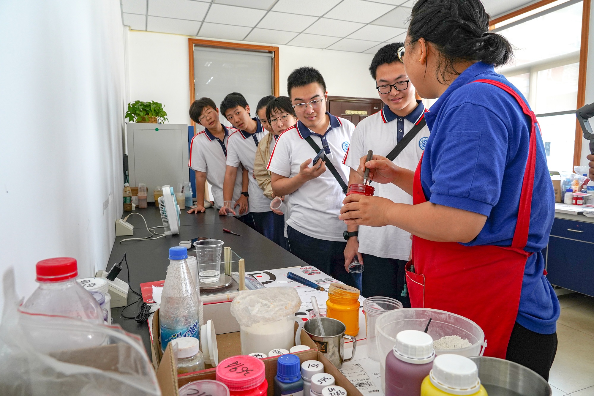 师生变身“颜”究员，走进全发国际开启职业体验之旅~